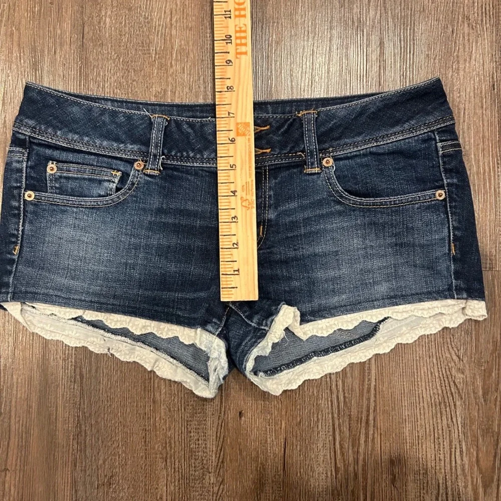 American Eagle Women Size 8 Dark Wash‎ Lace Trim Denim Jean Shorts Low Rise Y2K